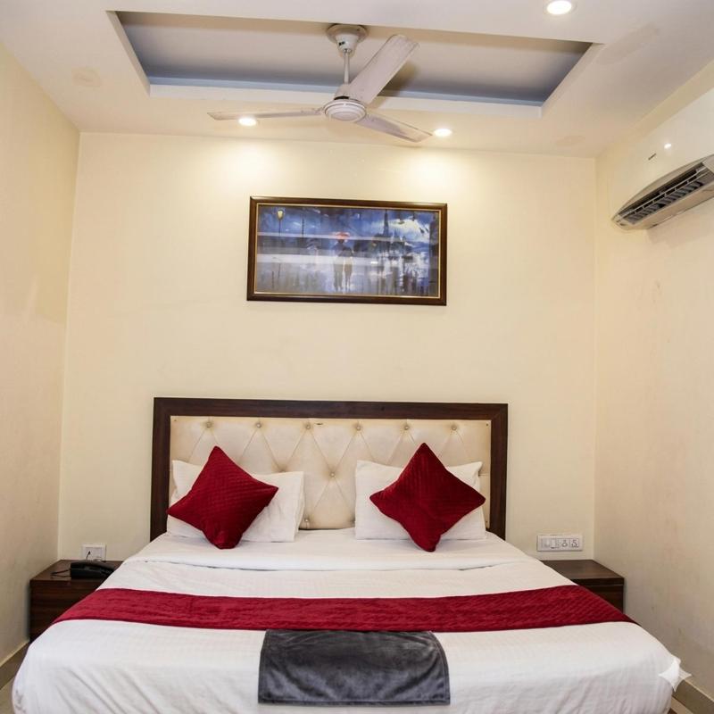 Hotel Grand In Near 2 Min From Vaishali Metro Station 3-star hotel Vaishali Ghaziabad - image 22