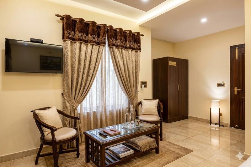 Hotel Grand In Near 2 Min From Vaishali Metro Station 3-star hotel Vaishali Ghaziabad - image 9