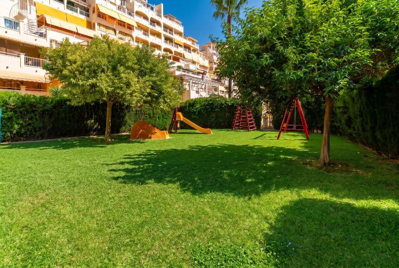 Cubo's Benalmadena Apartment Pool & Parking - image 6