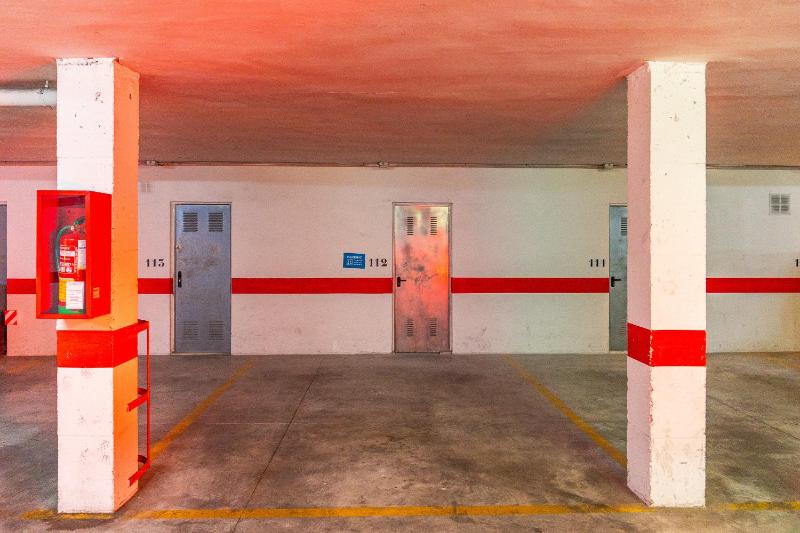 Cubo's Benalmadena Apartment Pool & Parking - image 11