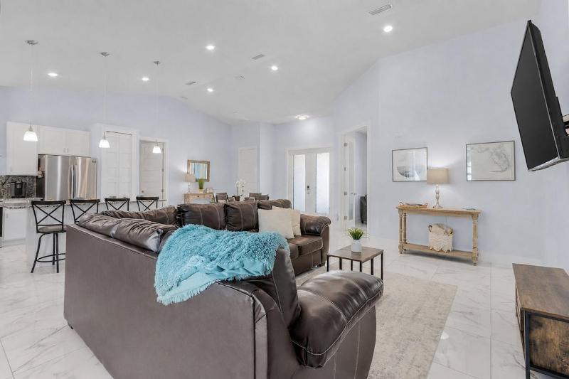 Cape Coral home with Pool Spa & Game Room - image 9