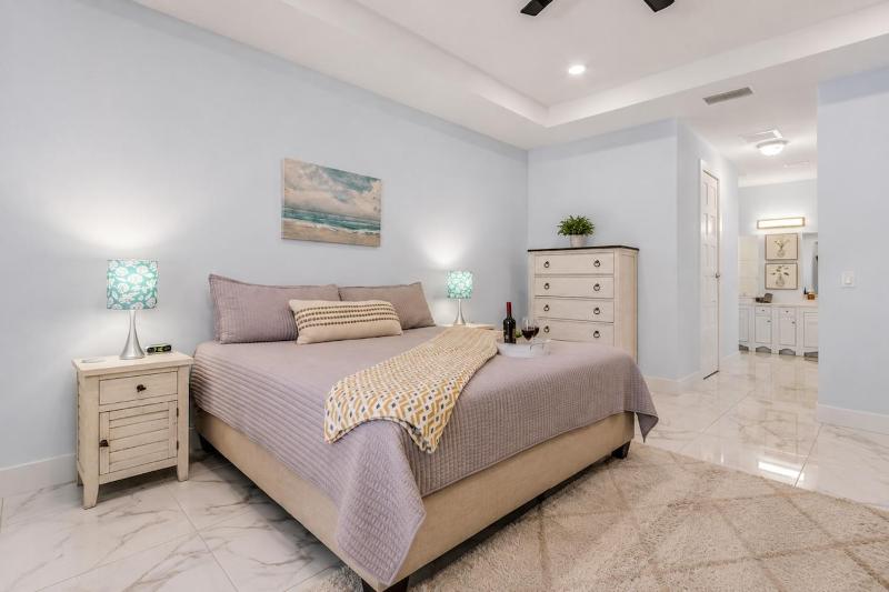 Cape Coral home with Pool Spa & Game Room - image 4