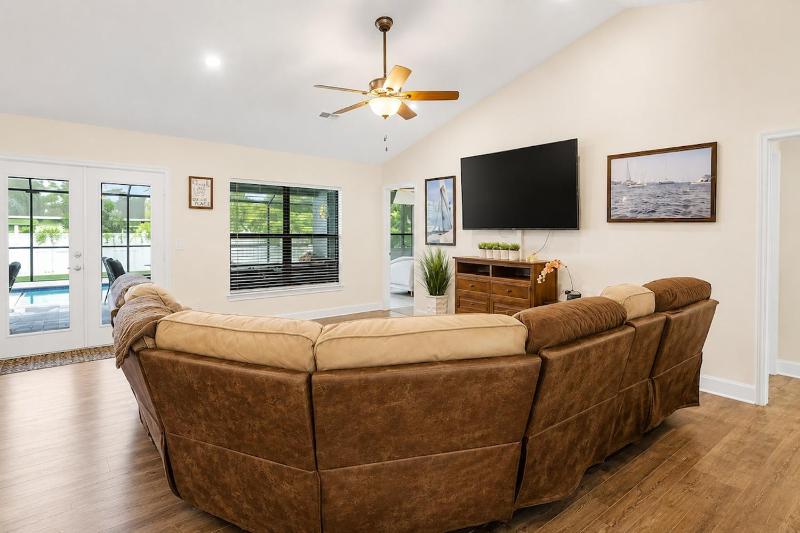 Cape Coral Home with Pool Spa & Playful Beach House - image 10