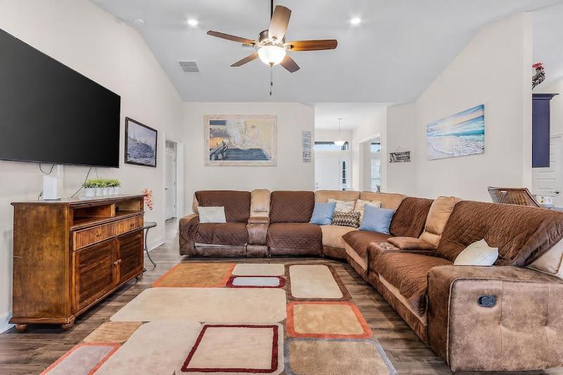 Cape Coral Home with Pool Spa & Playful Beach House - image 32