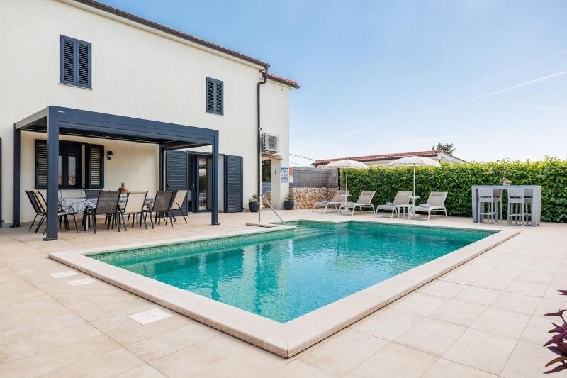 Luxury Villa Ivy - image 40