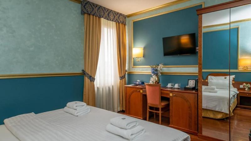 Hotel Kinsky Fountain - image 13