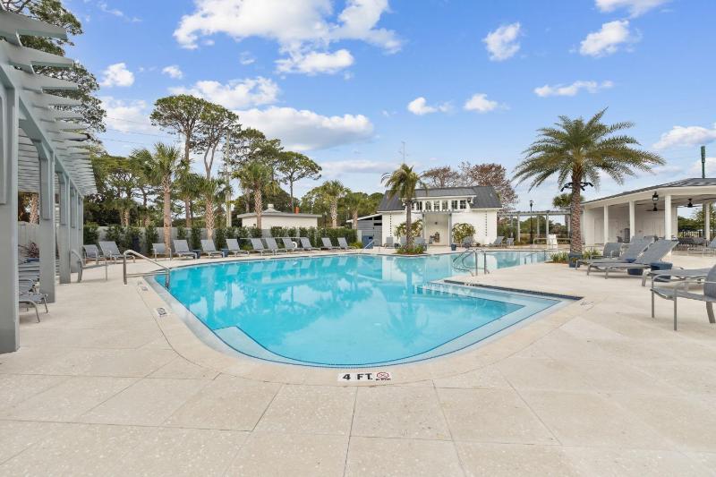 Sandestin Villa with 6-Seater Golf Cart - image 18