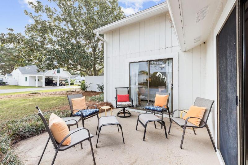 Sandestin Villa with 6-Seater Golf Cart - image 41