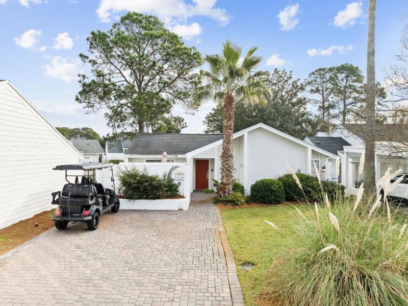 Sandestin Villa with 6-Seater Golf Cart - image 37