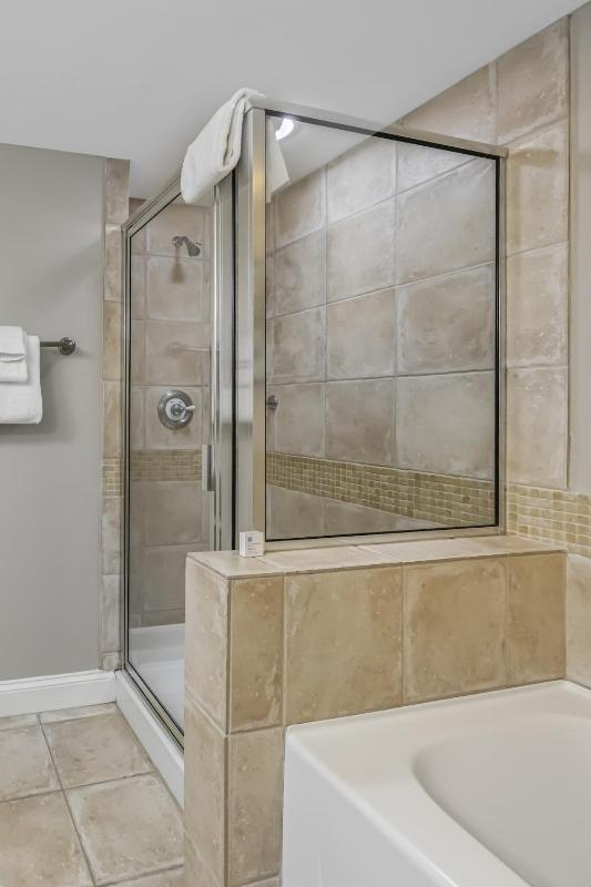 NEW Baytowne Wharf Condo Golf Beach & Pools - image 17