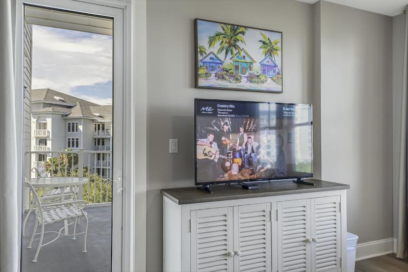 NEW Baytowne Wharf Condo Golf Beach & Pools - image 3