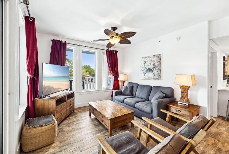 Baytowne Wharf View Condo with Oversized Balcony - image 6