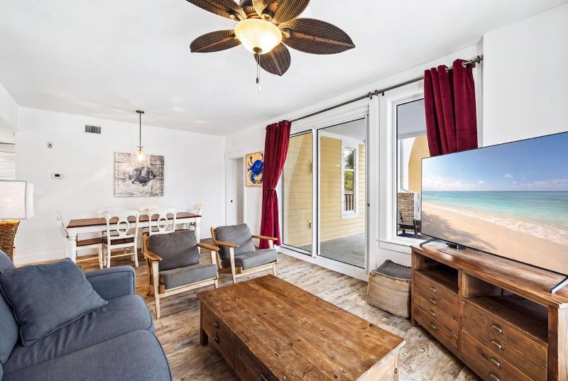 Baytowne Wharf View Condo with Oversized Balcony - image 9