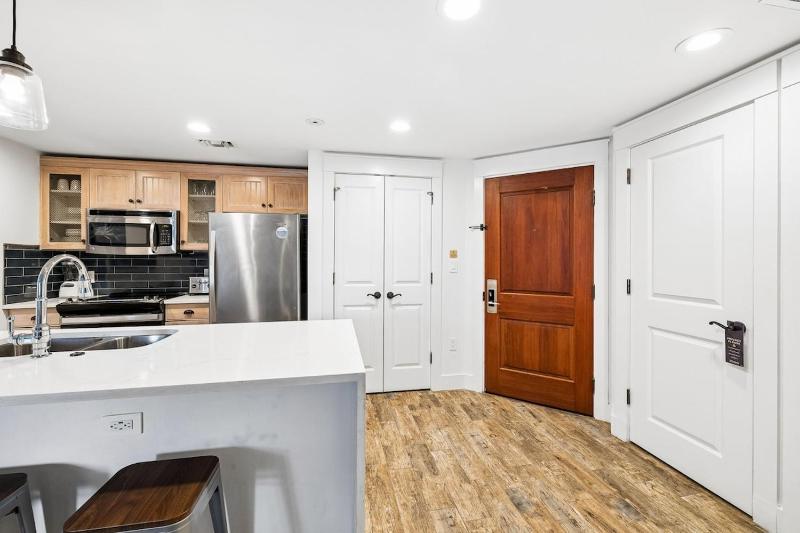Baytowne Wharf View Condo with Oversized Balcony - image 40