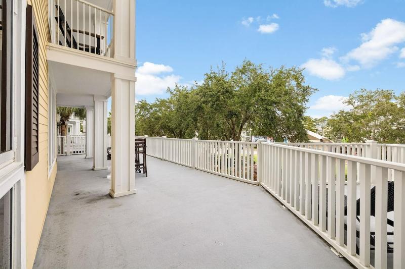 Baytowne Wharf View Condo with Oversized Balcony - image 26