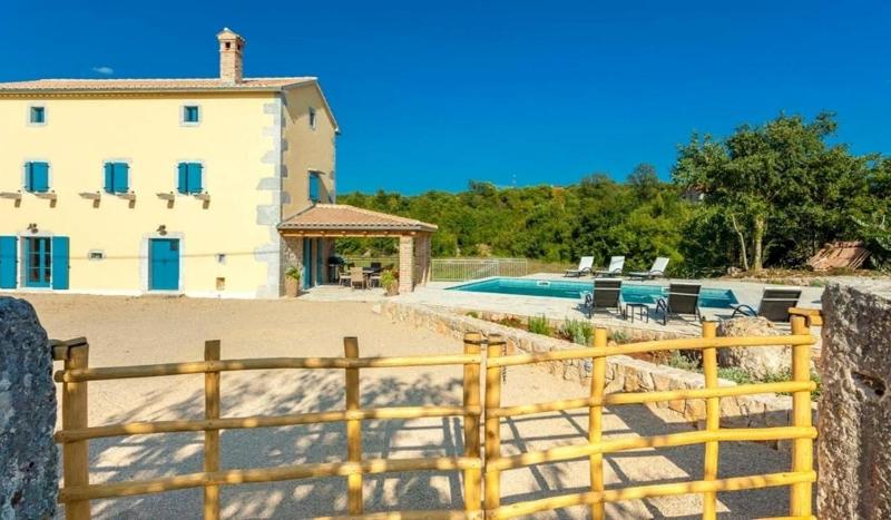 Rustic Villa Lusa - image 17