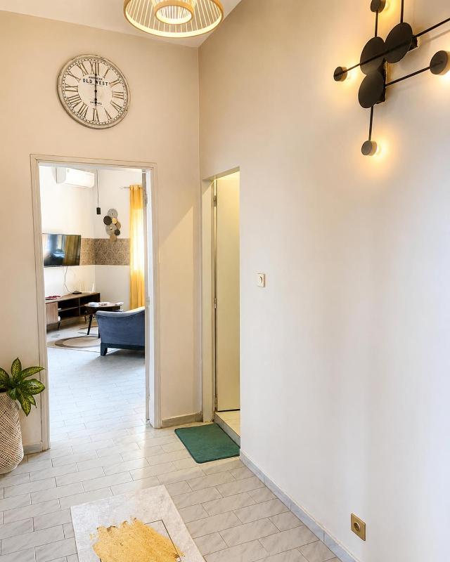 Charmant T2 Dakar centre - image 2