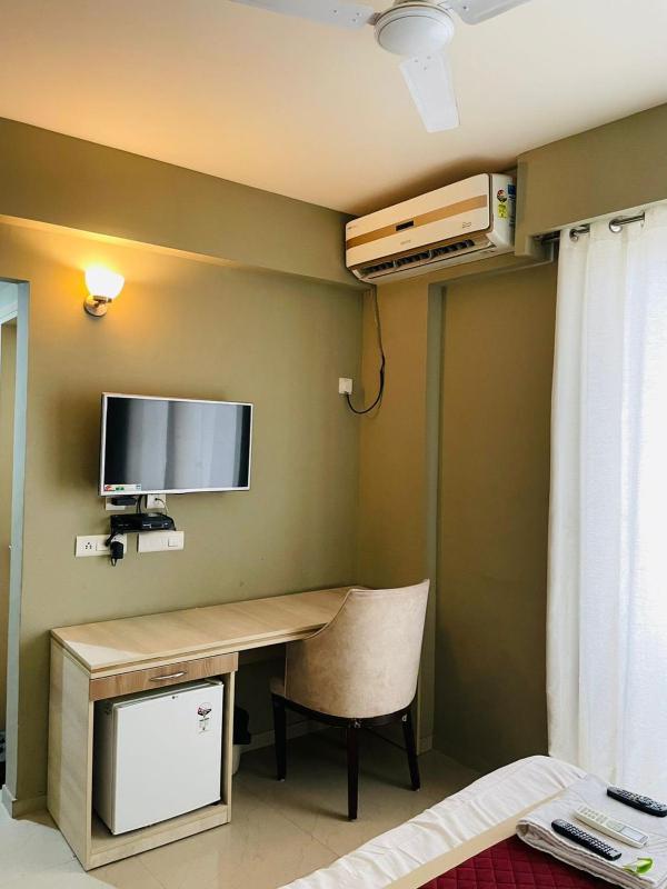 Omaxe krishna luxury stays - image 17