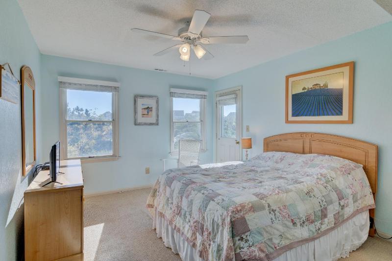 5647 - Sandy Pause - image 5