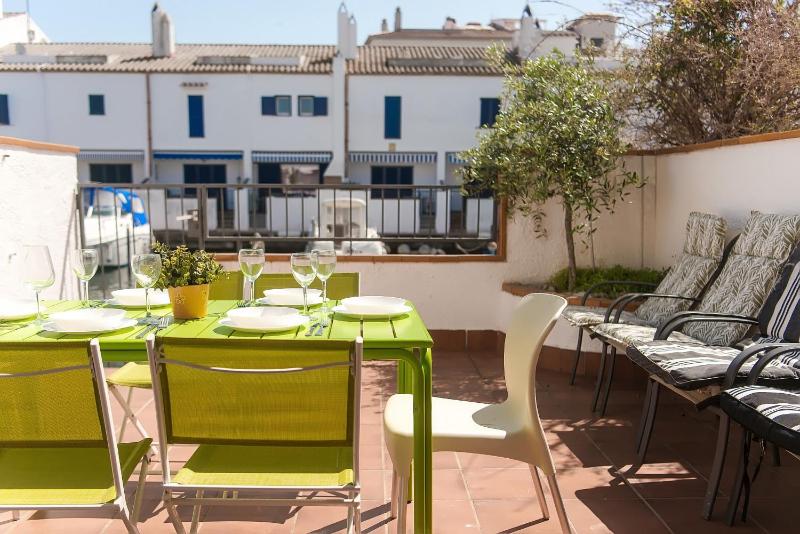 WELCS APARTAMENTO 432 EMP con terraza al canal - image 15