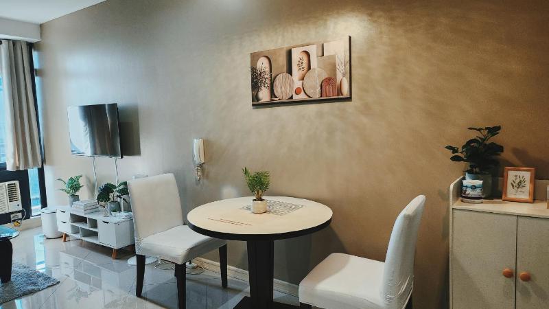 Gramercy Residences Corner 1BR by Casa Franz - image 15