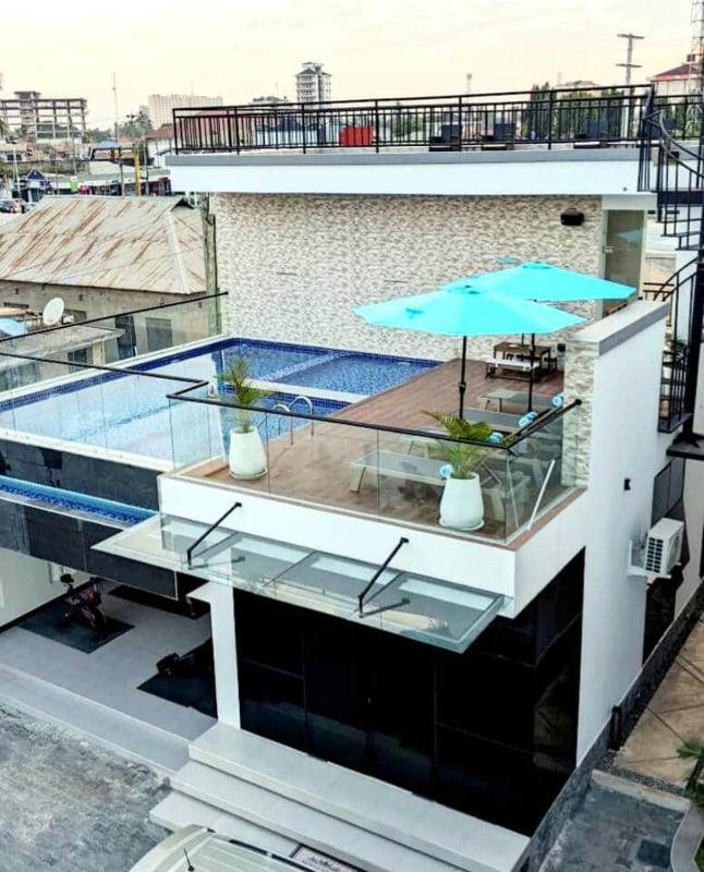 New Vibrant Charm w/Pool +HotTub | Gym | Wi-Fi - image 11