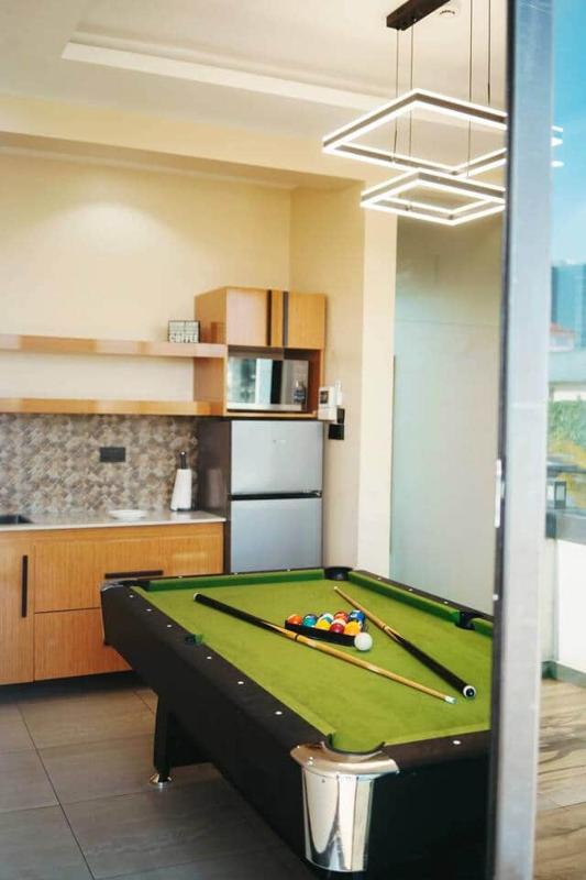 New Vibrant Charm w/Pool +HotTub | Gym | Wi-Fi - image 9