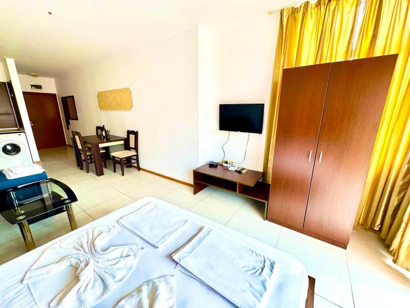 Grand Kamelia Holiday Studios and Apartments - image 18