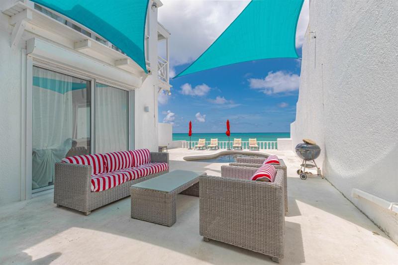 Caprice 5 - 3BR Oceanfront Villa with Pool - image 10