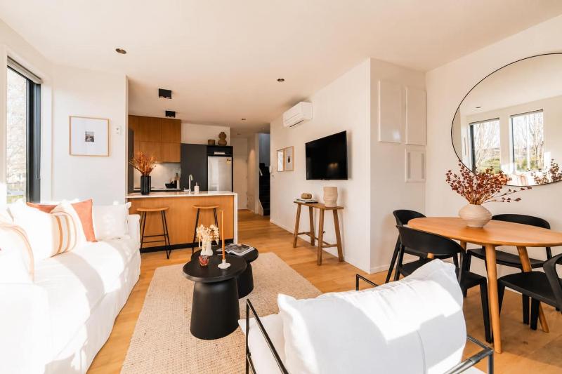 Chic and Contemporary Living at Cambridge Terrace - image 29