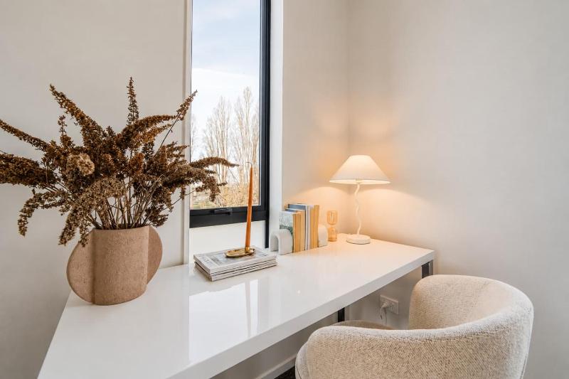 Chic and Contemporary Living at Cambridge Terrace - image 11
