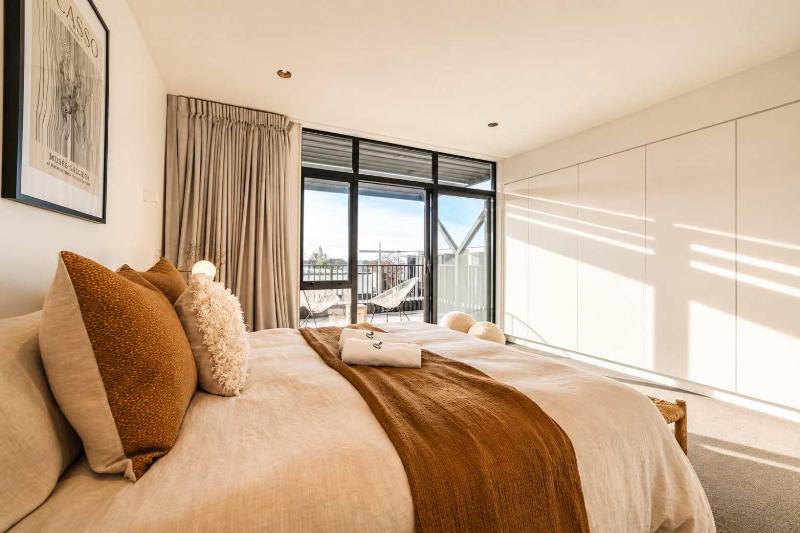 Chic and Contemporary Living at Cambridge Terrace - image 16