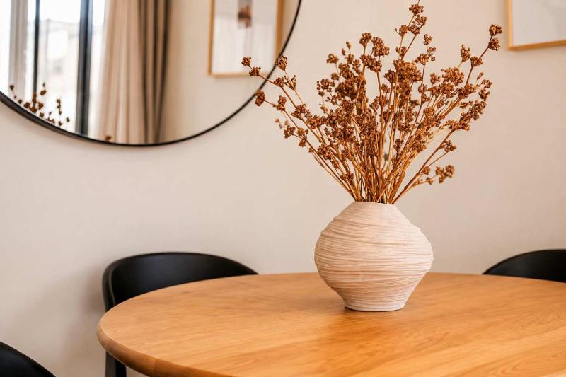 Chic and Contemporary Living at Cambridge Terrace - image 30