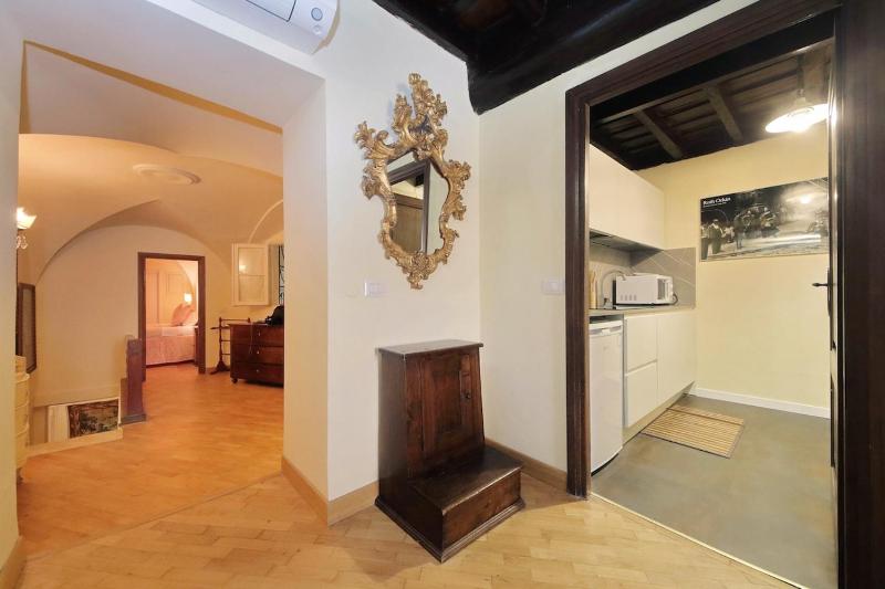 Campo de fiori Monticelli apartment - image 3