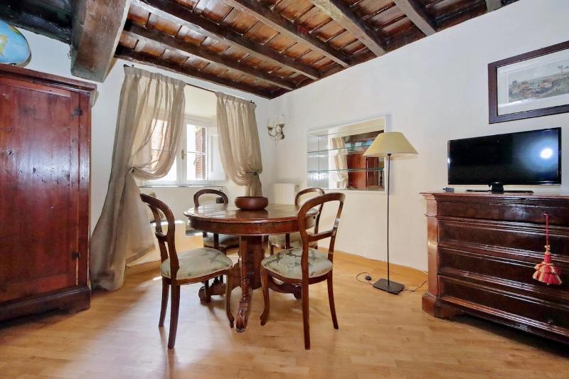 Campo de fiori Monticelli apartment - image 9