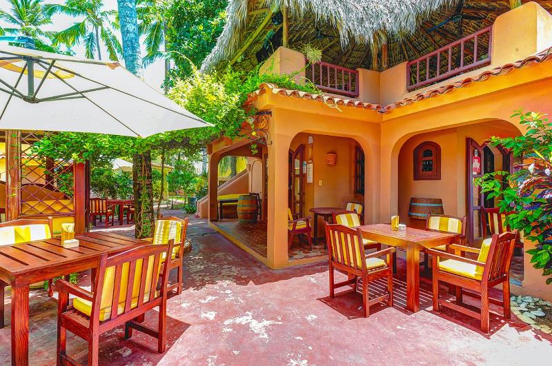 SERENARA VILLAS and SUITES - LOS CORALES beach - image 15