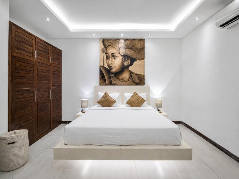 Villa Saha Elegant 3BR Pool Oasis Seminyak - image 4