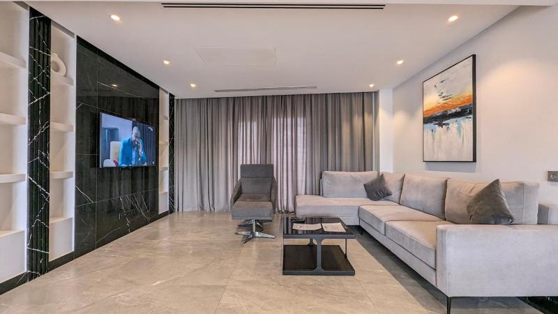 Chic apartment in downtown Yaoundé - image 10