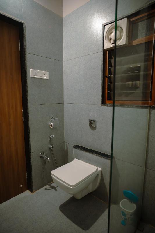 Pvr House - Second Floor Serenity - image 3