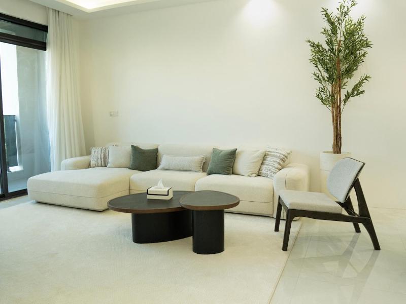 Modern 2 Bedroom in Arasat Karrada New Building - image 1