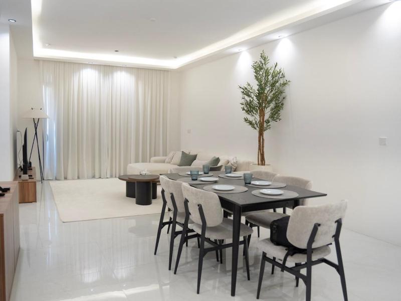Modern 2 Bedroom in Arasat Karrada New Building - image 3