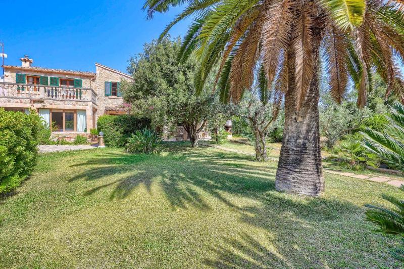 Villa Vidrier II by Villa Plus - image 16