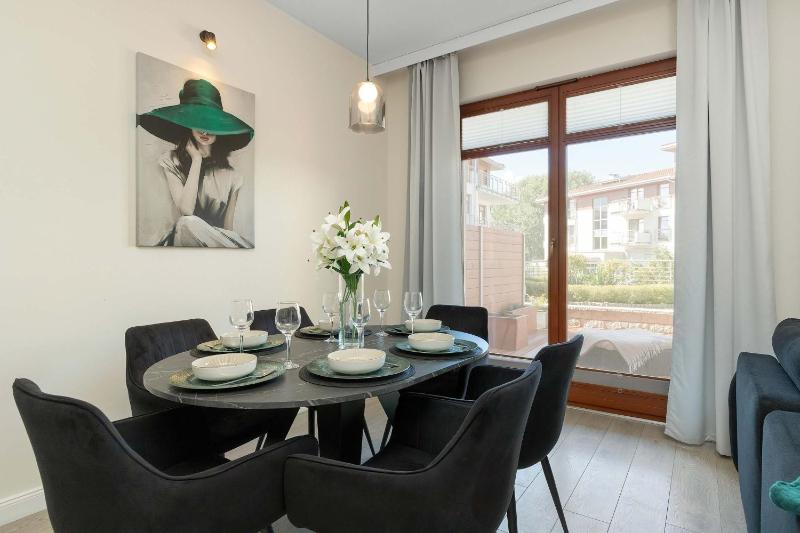 Spacious Vervena Apartment with a Terrace Close to the Beach by Renters Prestige - image 7