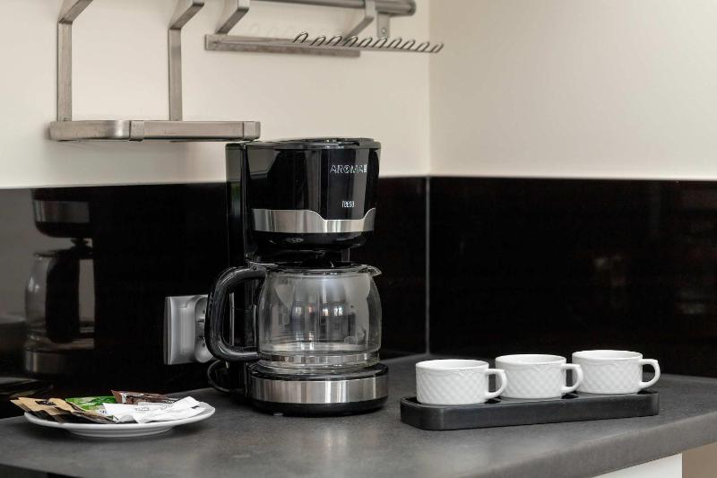 Spacious Vervena Apartment with a Terrace Close to the Beach by Renters Prestige - image 13