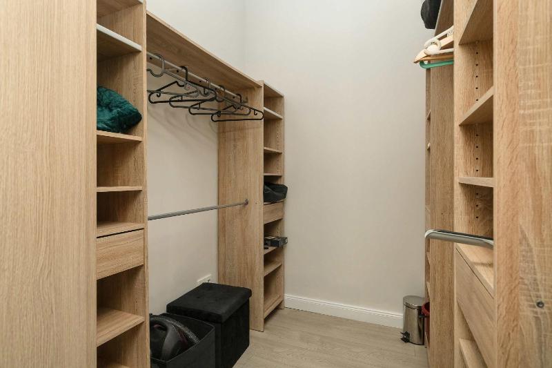 Spacious Vervena Apartment with a Terrace Close to the Beach by Renters Prestige - image 16
