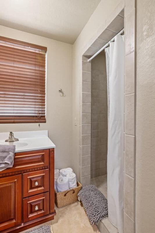 Cozy Cottage Walkable to Main Private Hot Tub - image 22
