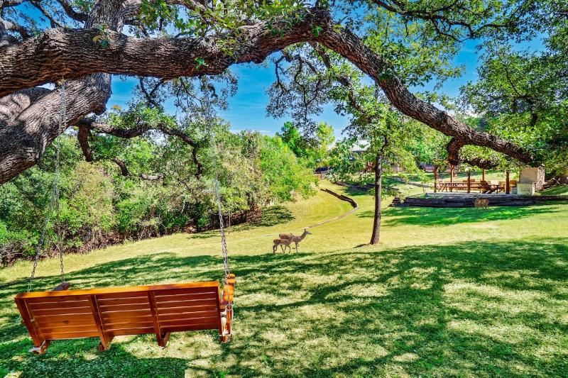 Creek Haus Walkable to Main Hot Tub Pet Friendly - image 13