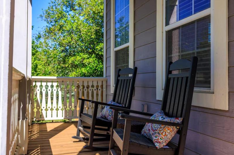 Creek Haus Walkable to Main Hot Tub Pet Friendly - image 32
