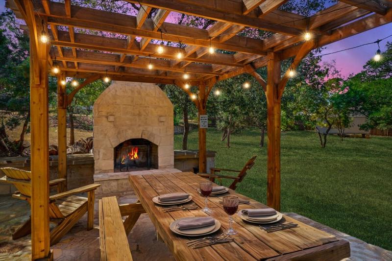 Creek Haus Walkable to Main Hot Tub Pet Friendly - image 14