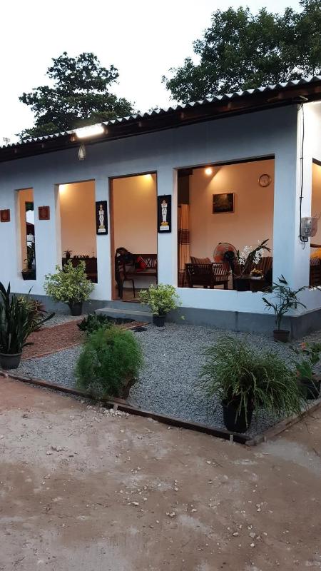 Rivithma Guest House - image 1